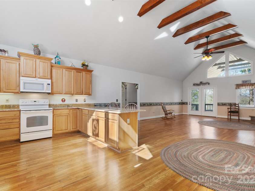 22 Critter Trail, Clyde, NC 28721.  MLS# CAR4242680, YatesRealty ID 7039. 