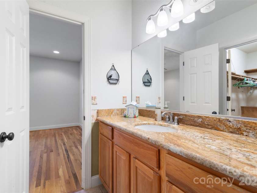 22 Critter Trail, Clyde, NC 28721.  MLS# CAR4242680, YatesRealty ID 7039. 