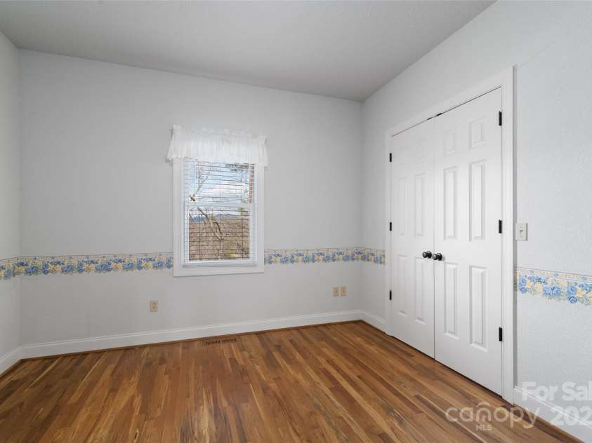 22 Critter Trail, Clyde, NC 28721.  MLS# CAR4242680, YatesRealty ID 7039. 