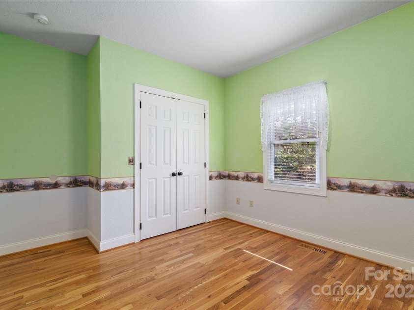 22 Critter Trail, Clyde, NC 28721.  MLS# CAR4242680, YatesRealty ID 7039. 