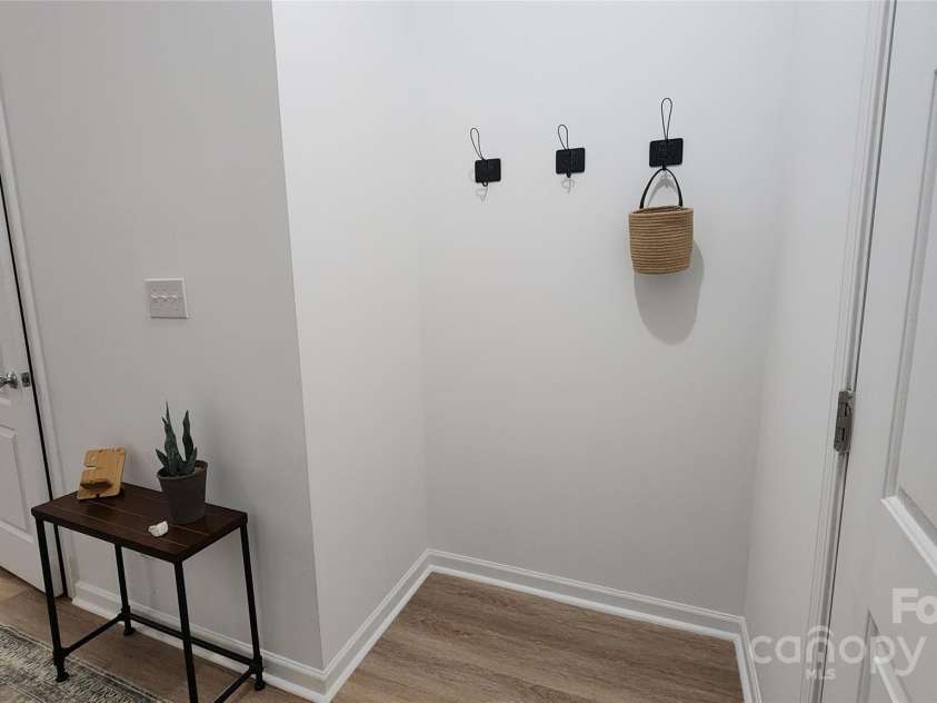 201 Tarrington Drive, Statesville, NC 28625.  MLS# CAR4293154, YatesRealty ID 704. Entry