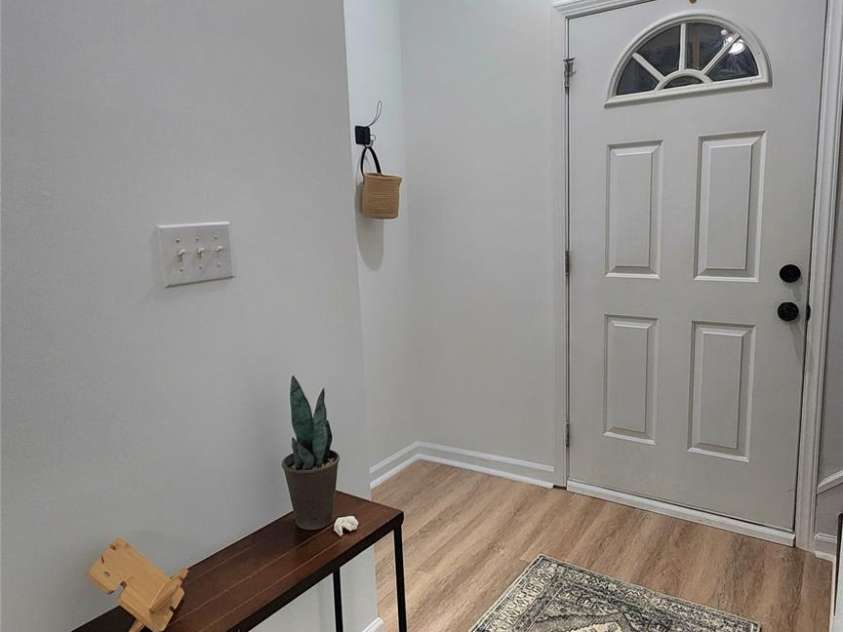 201 Tarrington Drive, Statesville, NC 28625.  MLS# CAR4293154, YatesRealty ID 704. Foyer