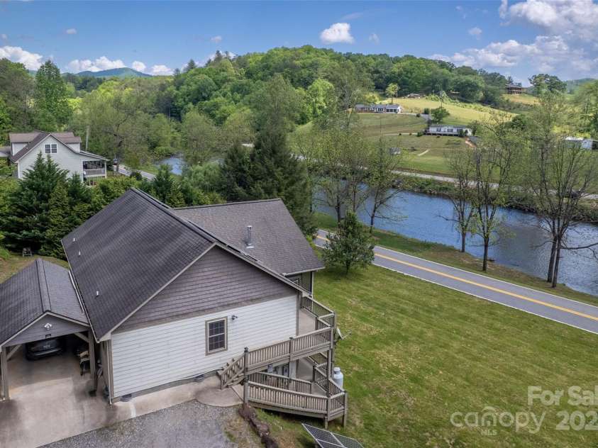 980 South River Road, Sylva, NC 28779.  MLS# CAR4256490, YatesRealty ID 704. 
