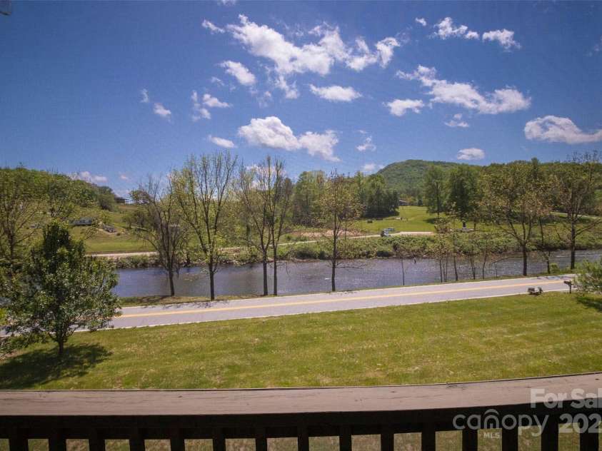 980 South River Road, Sylva, NC 28779.  MLS# CAR4256490, YatesRealty ID 704. 