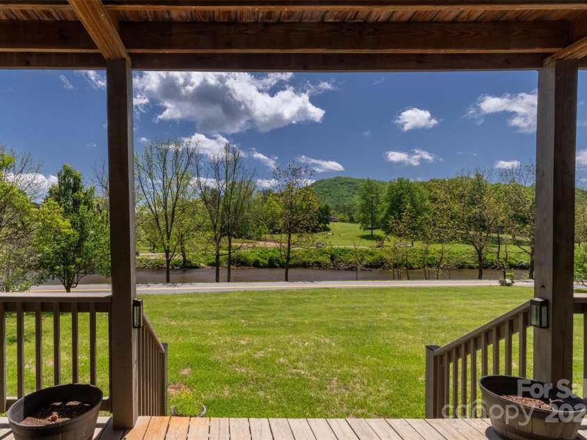 980 South River Road, Sylva, NC 28779.  MLS# CAR4256490, YatesRealty ID 704. 