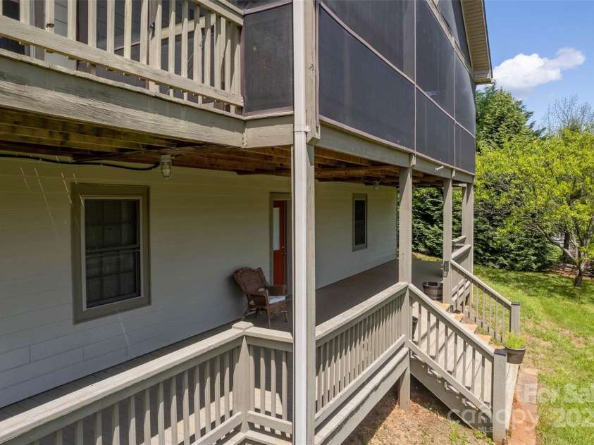 980 South River Road, Sylva, NC 28779.  MLS# CAR4256490, YatesRealty ID 704. 