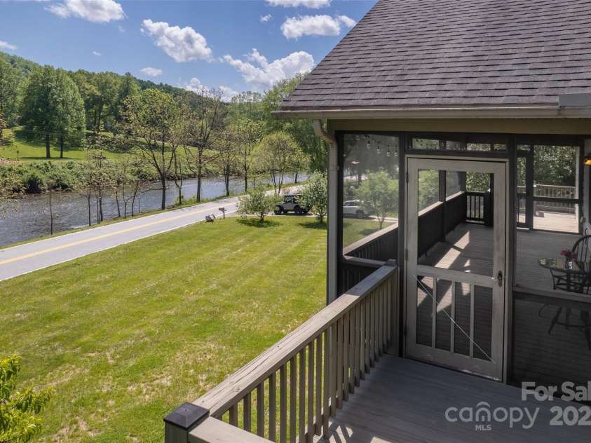 980 South River Road, Sylva, NC 28779.  MLS# CAR4256490, YatesRealty ID 704. 