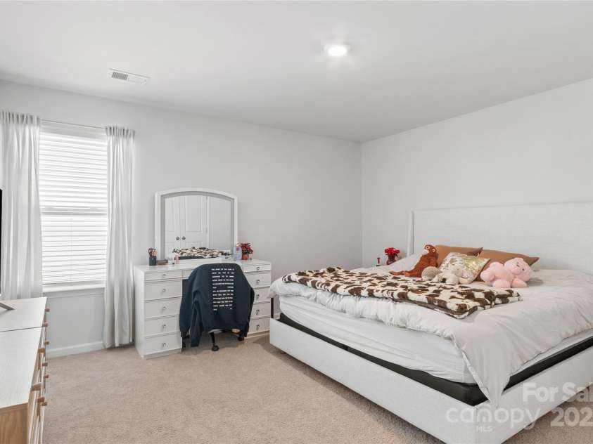 228 Ridgeview Lane, Mars Hill, NC 28754.  MLS# CAR4240869, YatesRealty ID 7040. Bedroom