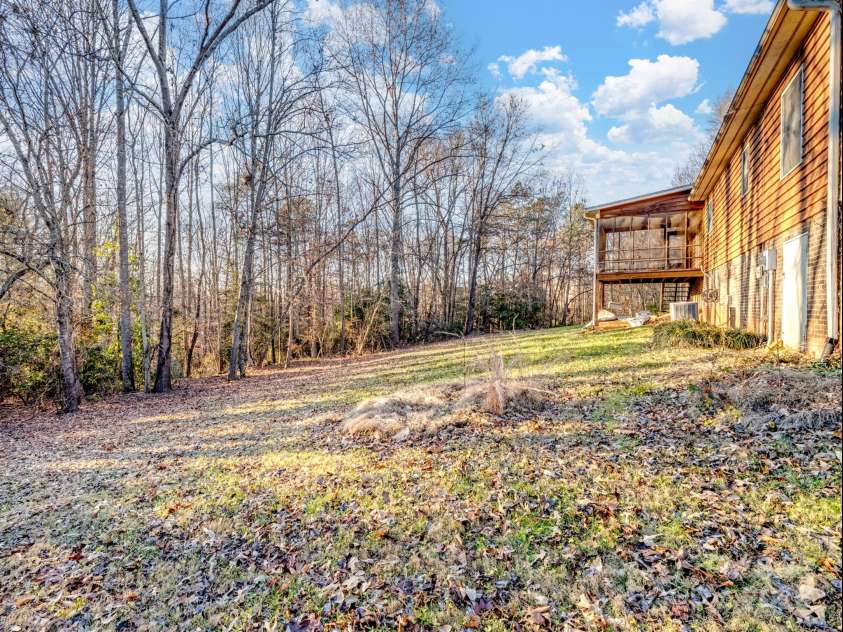 3915 11th Street, Hickory, NC 28601.  MLS# CAR4208117, YatesRealty ID 7041. 