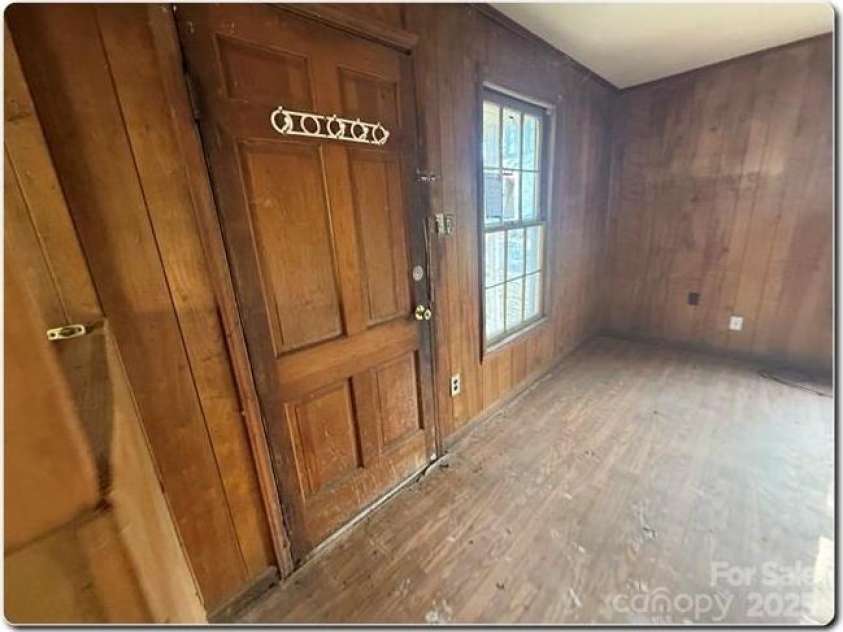 515 Maple Street, Dallas, NC 28034.  MLS# CAR4327913, YatesRealty ID 7041. 