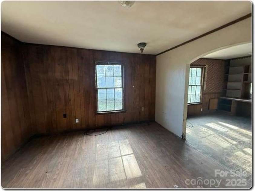515 Maple Street, Dallas, NC 28034.  MLS# CAR4327913, YatesRealty ID 7041. 