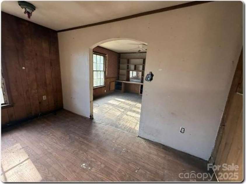 515 Maple Street, Dallas, NC 28034.  MLS# CAR4327913, YatesRealty ID 7041. 