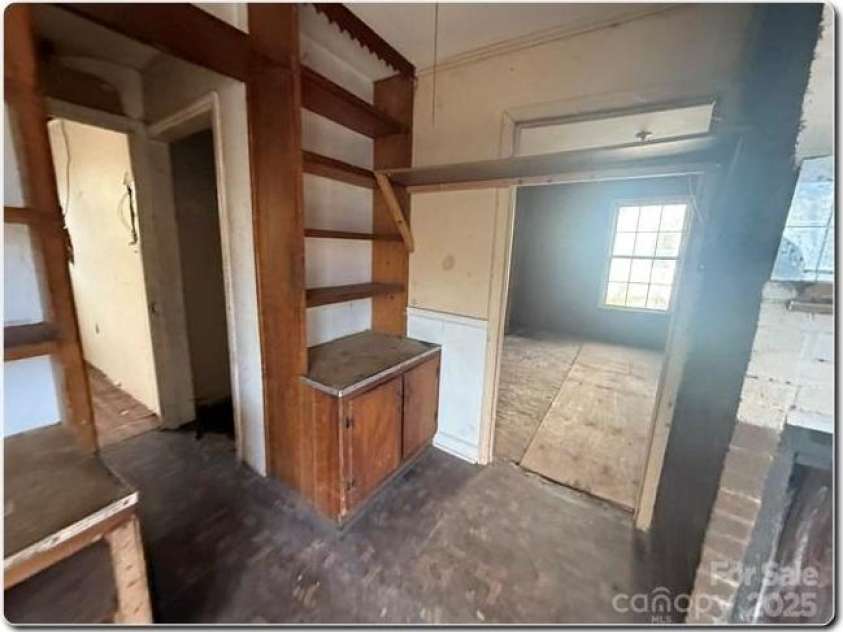 515 Maple Street, Dallas, NC 28034.  MLS# CAR4327913, YatesRealty ID 7041. 