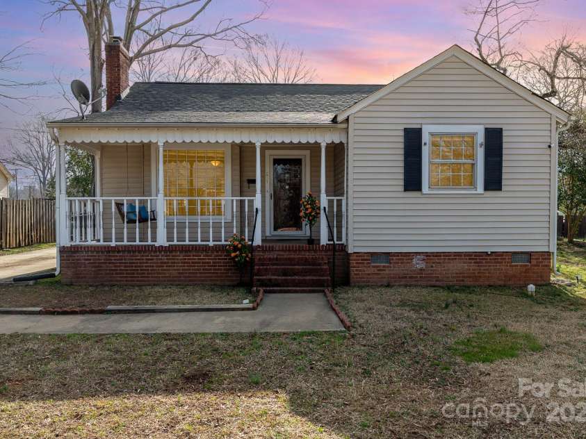 201 Wiley Avenue, York, SC 29745.  MLS# CAR4230792, YatesRealty ID 7042. 