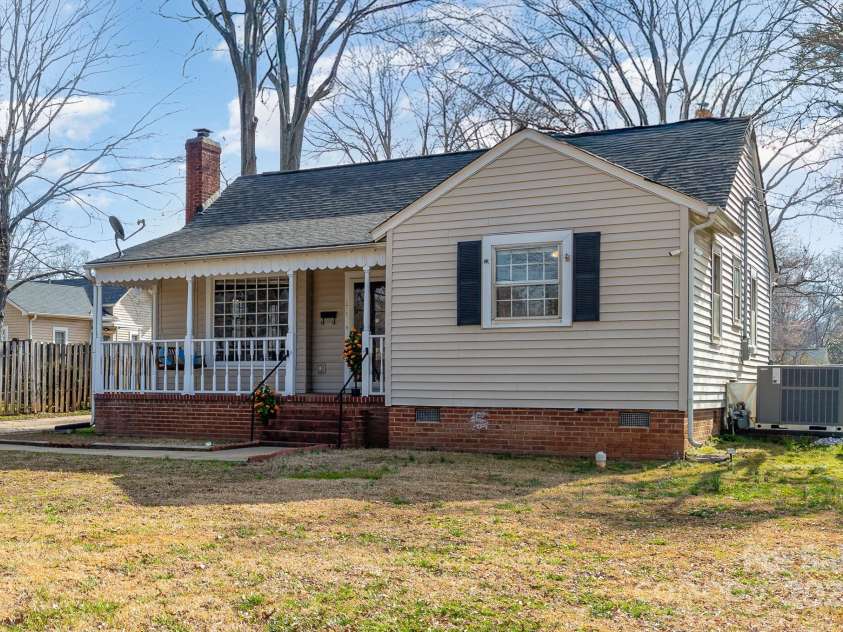 201 Wiley Avenue, York, SC 29745.  MLS# CAR4230792, YatesRealty ID 7042. 