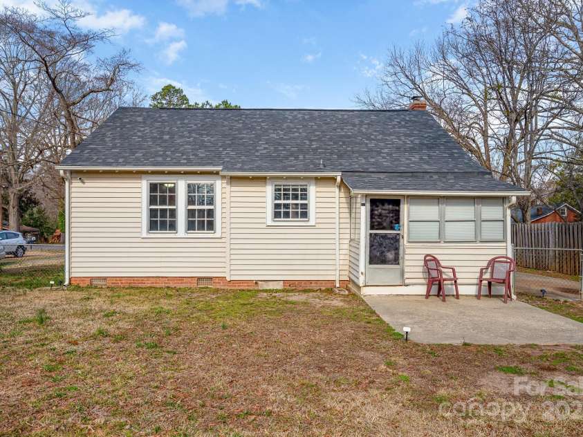 201 Wiley Avenue, York, SC 29745.  MLS# CAR4230792, YatesRealty ID 7042. 