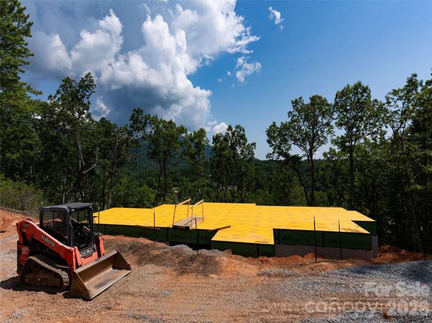 2015 Deep Gap Farm Road, Mill Spring, NC 28756.  MLS# CAR4176264, YatesRealty ID 7042. 