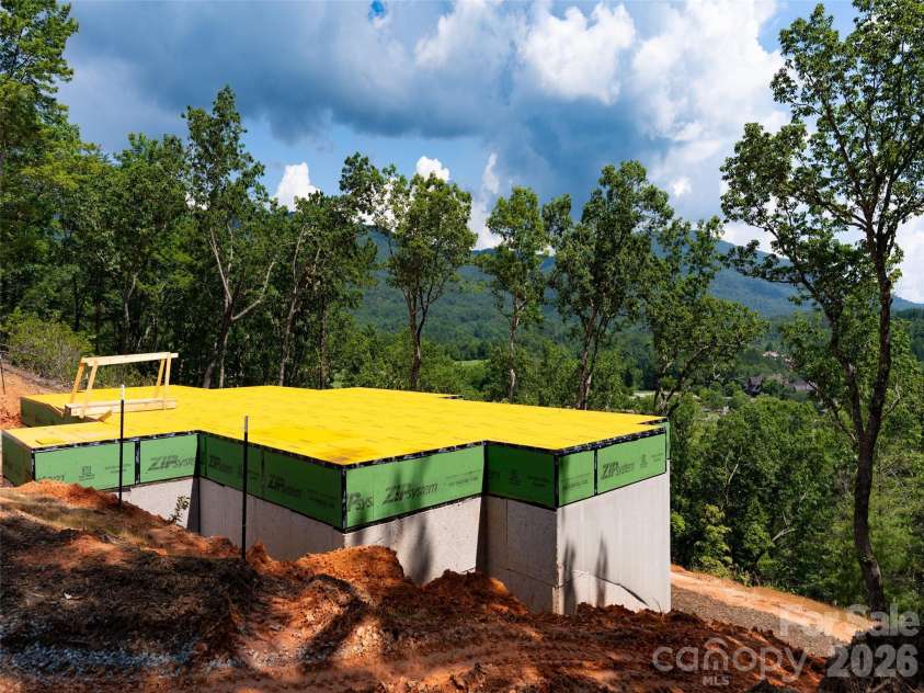 2015 Deep Gap Farm Road, Mill Spring, NC 28756.  MLS# CAR4176264, YatesRealty ID 7042. 