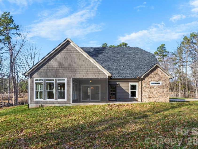 516 Lands End Trail, Belmont, NC 28012.  MLS# CAR4331993, YatesRealty ID 7045. 