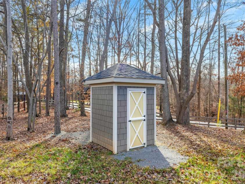 516 Lands End Trail, Belmont, NC 28012.  MLS# CAR4331993, YatesRealty ID 7045. 