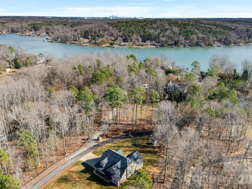 516 Lands End Trail, Belmont, NC 28012.  MLS# CAR4331993, YatesRealty ID 7045. 