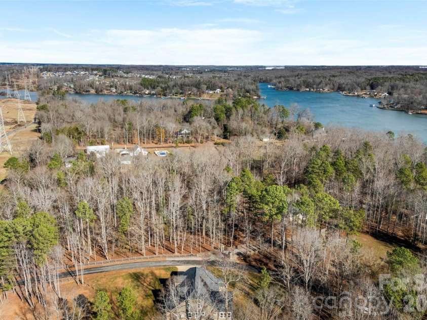 516 Lands End Trail, Belmont, NC 28012.  MLS# CAR4331993, YatesRealty ID 7045. 