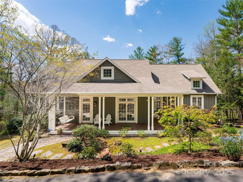 8 Hickory Ridge, Fletcher, NC 28732.  MLS# CAR4247492, YatesRealty ID 7046. 