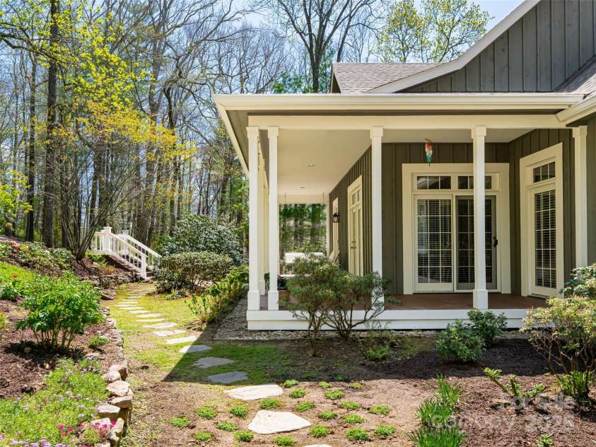 8 Hickory Ridge, Fletcher, NC 28732.  MLS# CAR4247492, YatesRealty ID 7046. 