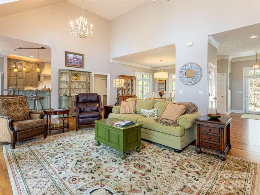 8 Hickory Ridge, Fletcher, NC 28732.  MLS# CAR4247492, YatesRealty ID 7046. 