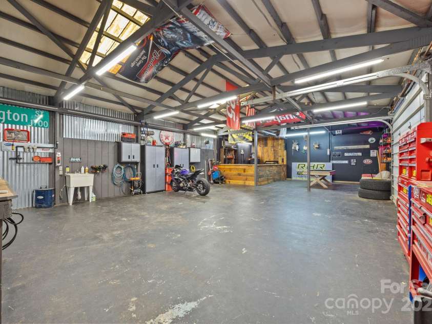 8900 Old Concord Road, Salisbury, NC 28146.  MLS# CAR4295325, YatesRealty ID 7046. 