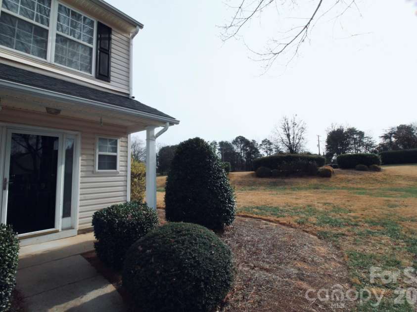 7479 Bluff Point Lane, Denver, NC 28037.  MLS# CAR4334753, YatesRealty ID 7047. 