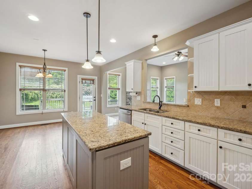 8137 Caliterra Drive, Charlotte, NC 28227.  MLS# CAR4270266, YatesRealty ID 7047. 