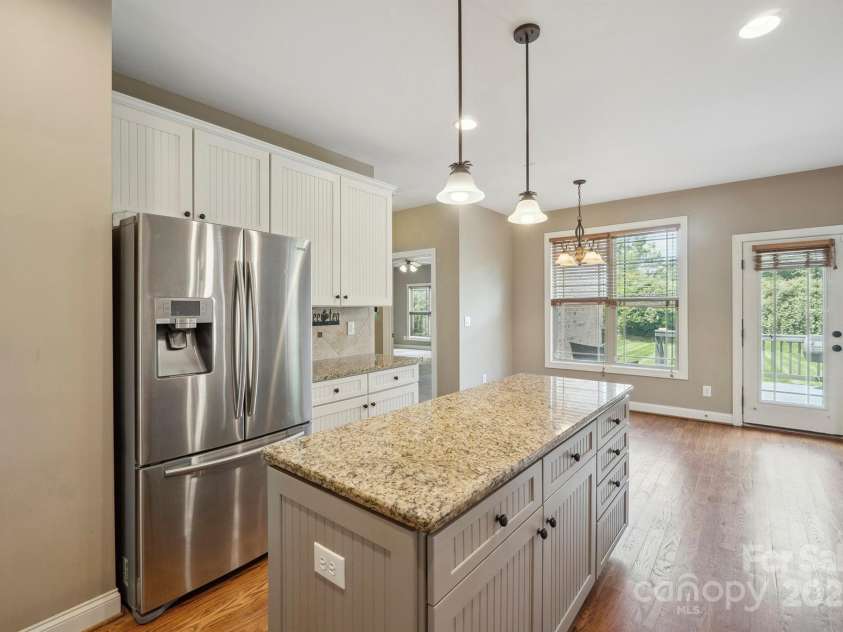 8137 Caliterra Drive, Charlotte, NC 28227.  MLS# CAR4270266, YatesRealty ID 7047. 