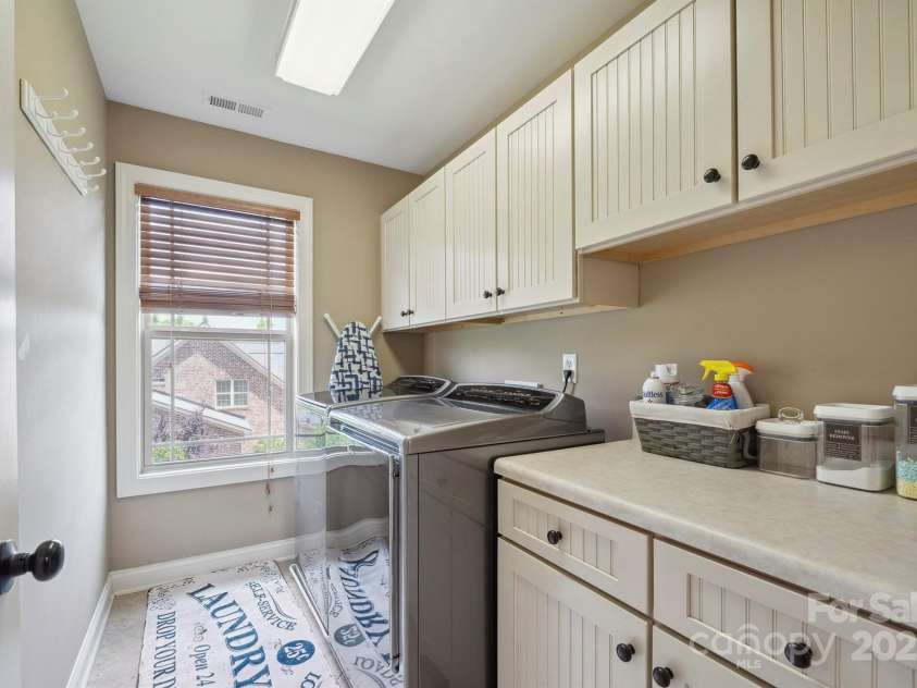 8137 Caliterra Drive, Charlotte, NC 28227.  MLS# CAR4270266, YatesRealty ID 7047. 