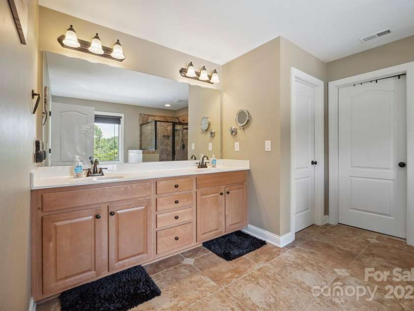 8137 Caliterra Drive, Charlotte, NC 28227.  MLS# CAR4270266, YatesRealty ID 7047. 