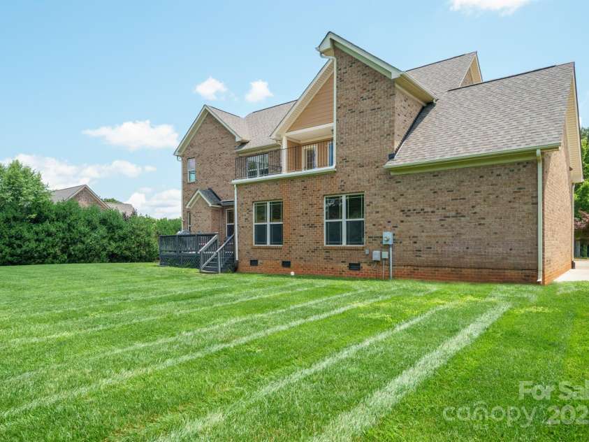 8137 Caliterra Drive, Charlotte, NC 28227.  MLS# CAR4270266, YatesRealty ID 7047. 