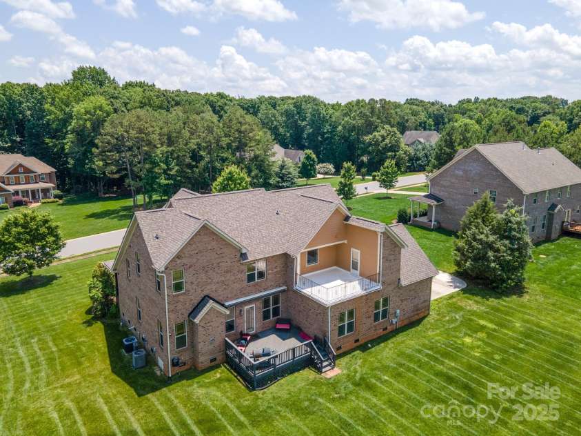 8137 Caliterra Drive, Charlotte, NC 28227.  MLS# CAR4270266, YatesRealty ID 7047. 