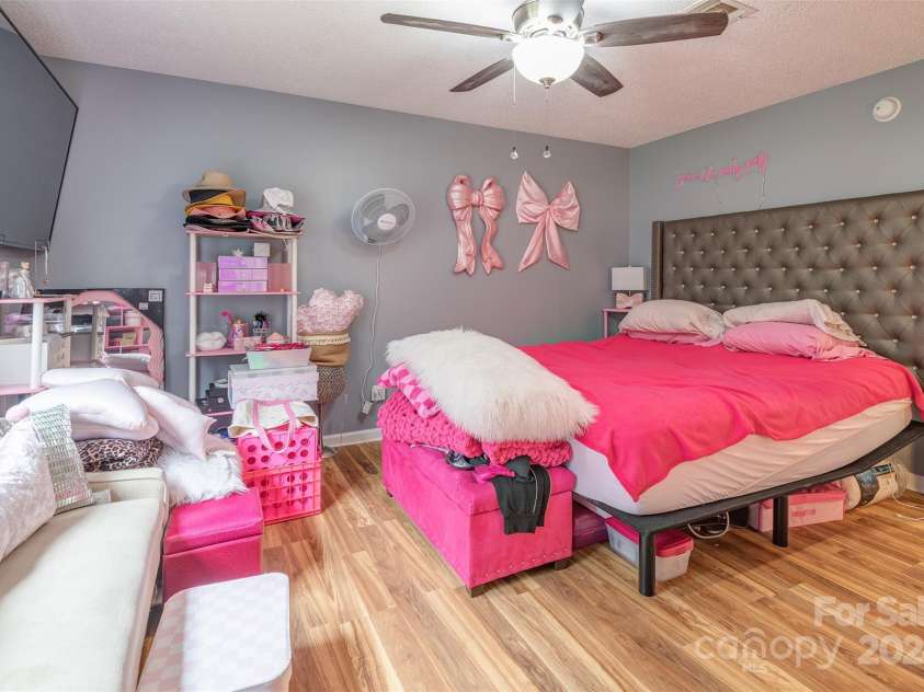 26 Sugar Hill Drive, Weaverville, NC 28787.  MLS# CAR4197963, YatesRealty ID 7050. 