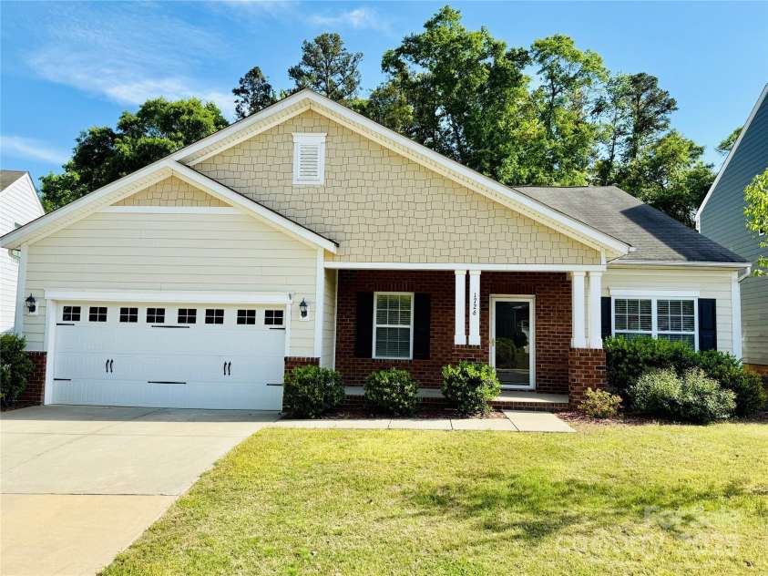 1726 Still River Way, Fort Mill, SC 29708.  MLS# CAR4223067, YatesRealty ID 7051. 