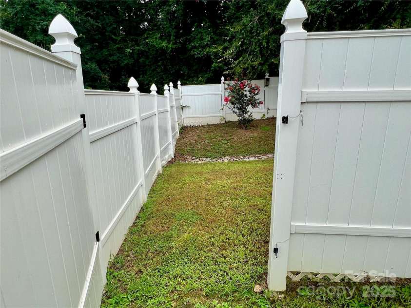 1726 Still River Way, Fort Mill, SC 29708.  MLS# CAR4223067, YatesRealty ID 7051. 
