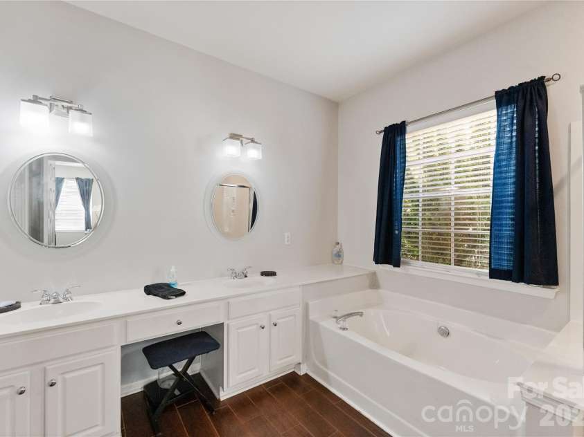20127 Beard Street, Cornelius, NC 28031.  MLS# CAR4315027, YatesRealty ID 7051. PRIMARY BATH