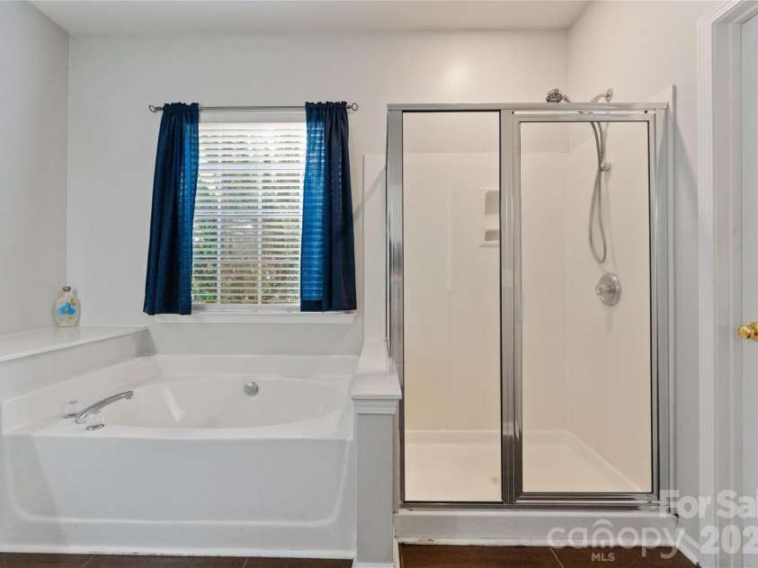20127 Beard Street, Cornelius, NC 28031.  MLS# CAR4315027, YatesRealty ID 7051. PRIMARY BATH