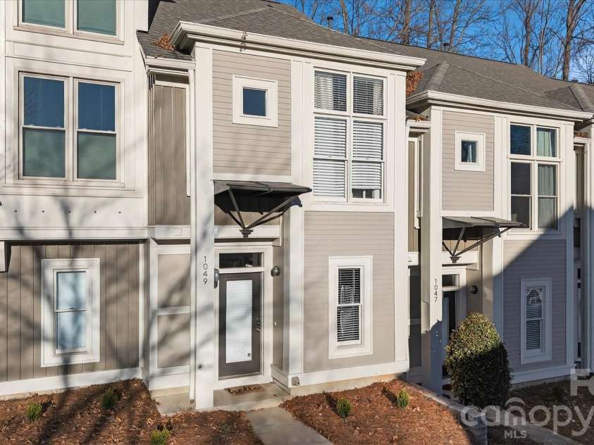 1049 Park West Drive, Charlotte, NC 28209.  MLS# CAR4335923, YatesRealty ID 7052. 