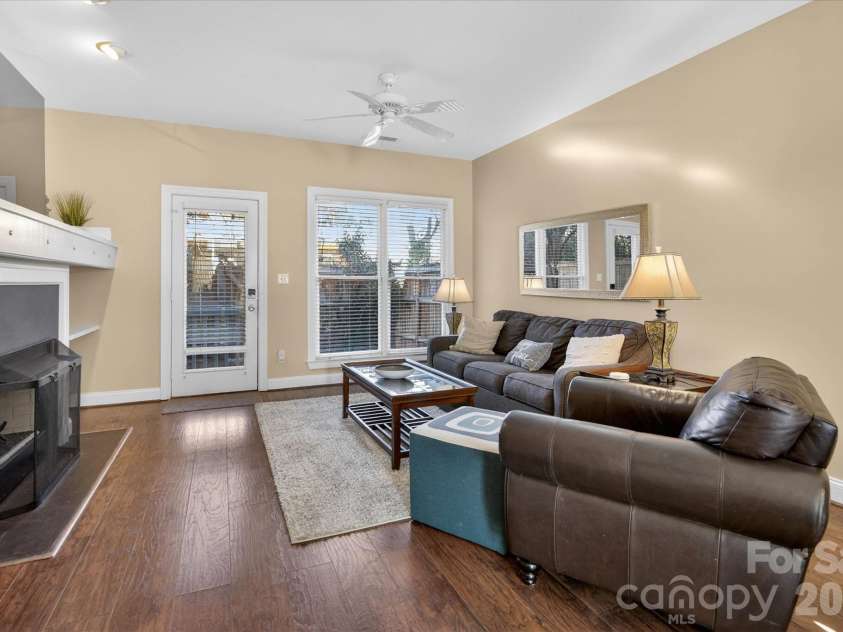 1049 Park West Drive, Charlotte, NC 28209.  MLS# CAR4335923, YatesRealty ID 7052. 