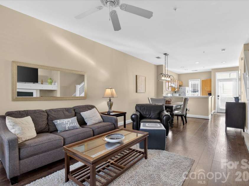 1049 Park West Drive, Charlotte, NC 28209.  MLS# CAR4335923, YatesRealty ID 7052. 