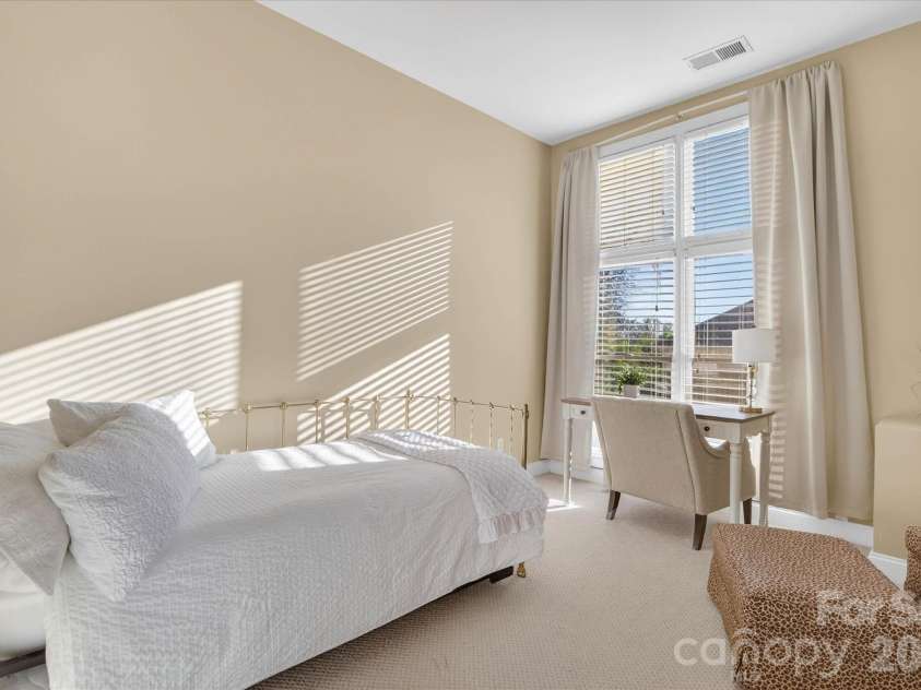 1049 Park West Drive, Charlotte, NC 28209.  MLS# CAR4335923, YatesRealty ID 7052. 