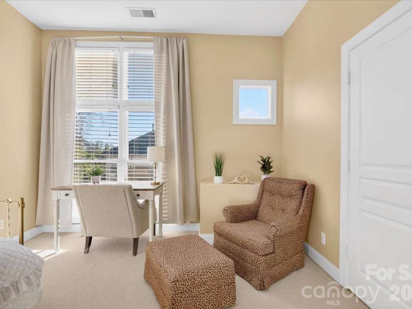 1049 Park West Drive, Charlotte, NC 28209.  MLS# CAR4335923, YatesRealty ID 7052. 