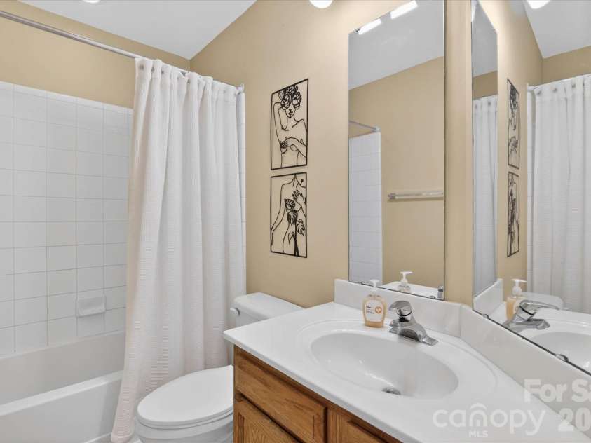 1049 Park West Drive, Charlotte, NC 28209.  MLS# CAR4335923, YatesRealty ID 7052. 