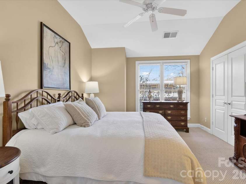 1049 Park West Drive, Charlotte, NC 28209.  MLS# CAR4335923, YatesRealty ID 7052. 