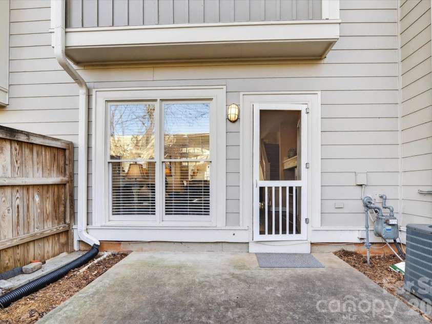 1049 Park West Drive, Charlotte, NC 28209.  MLS# CAR4335923, YatesRealty ID 7052. 